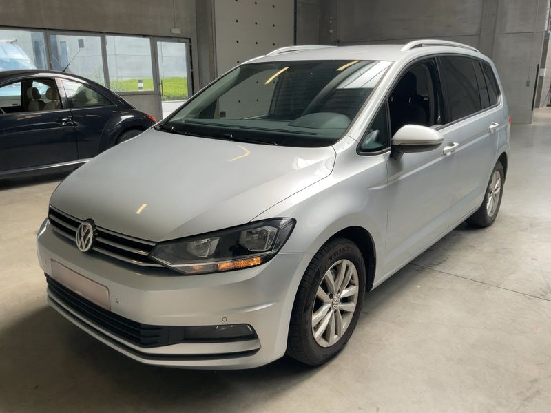 Volkswagen Touran 1.6 TDI — фото 1
