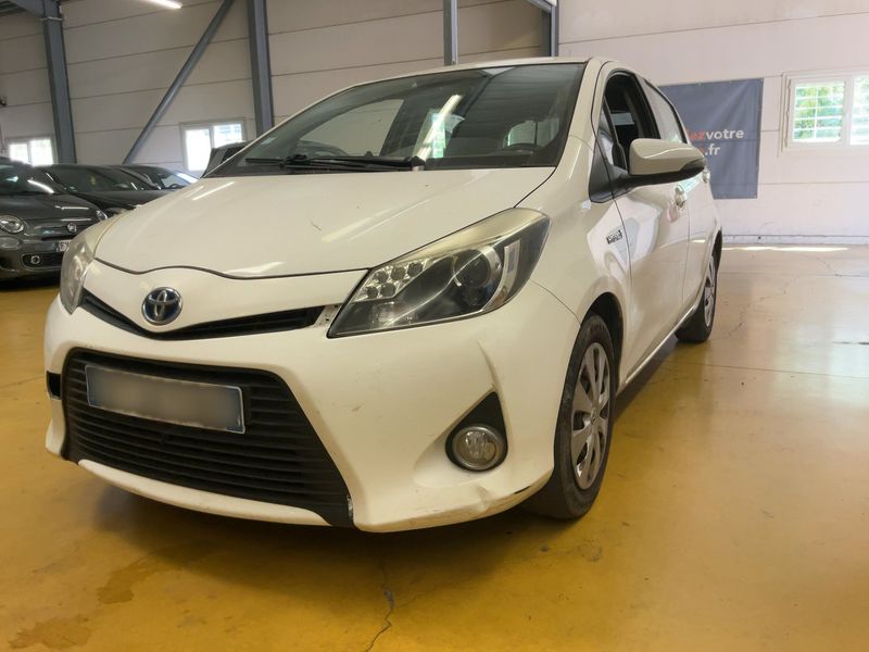Toyota Yaris 1.5 Hybrid — 1/8