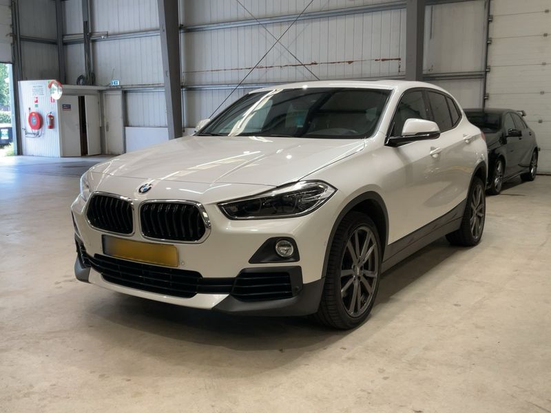 BMW X2 sDrive 20i — 1/8