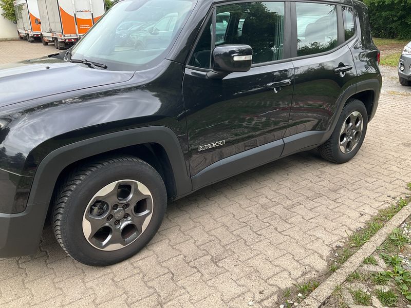 Jeep Renegade 1.4 M-Air — 1/8