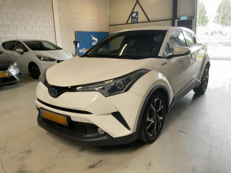Toyota C-HR 1.8 Hybrid — 1/8