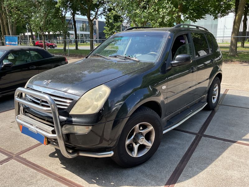 Ssangyong Rexton 3.2 — 1/8