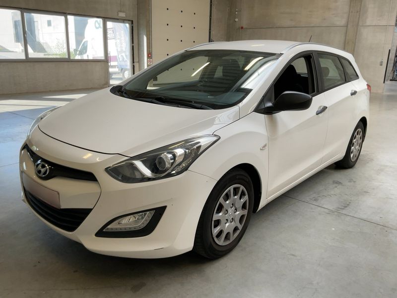Hyundai i30 1.4 — 1/8