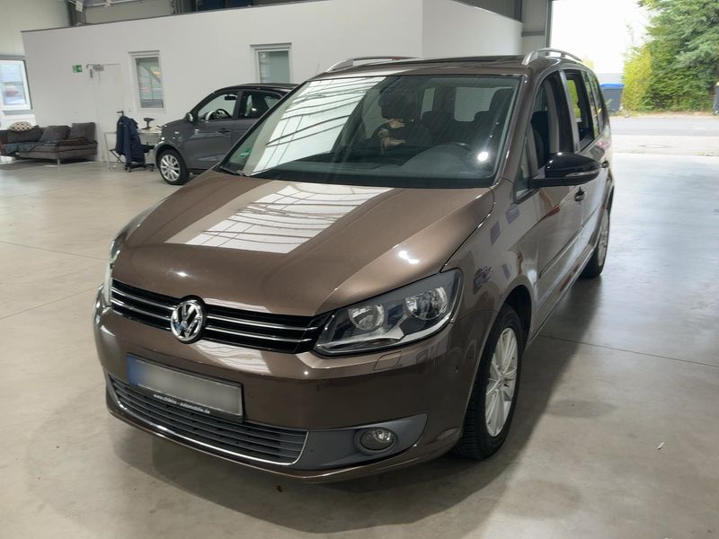 Volkswagen Touran 1.6 TDI — 1/8