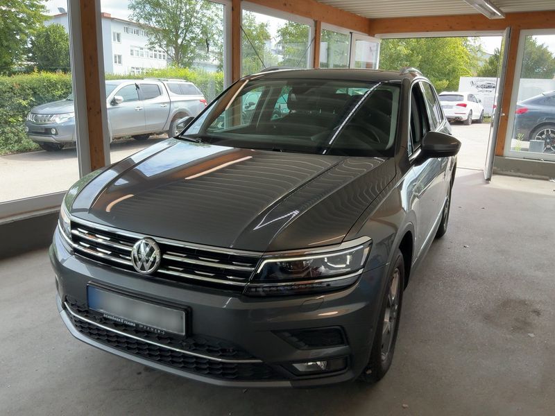 Volkswagen Tiguan 2.0 TDI — 1/8