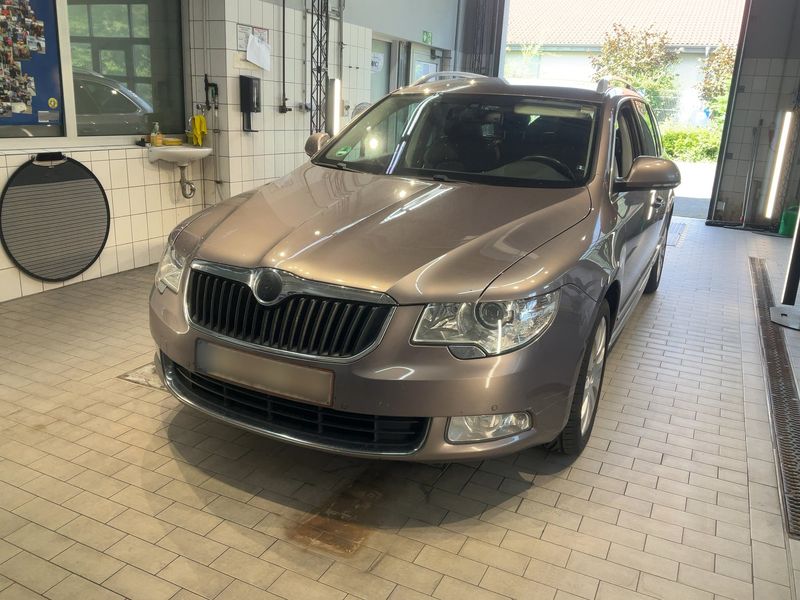 Skoda Superb 2.0 TDI — фото 1