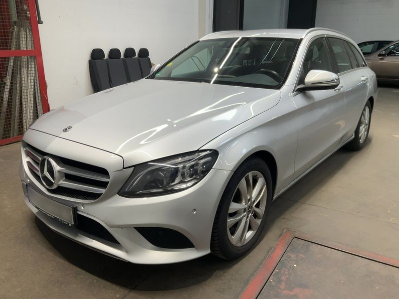 Mercedes-Benz C-Klasse C 220 d — 1/8