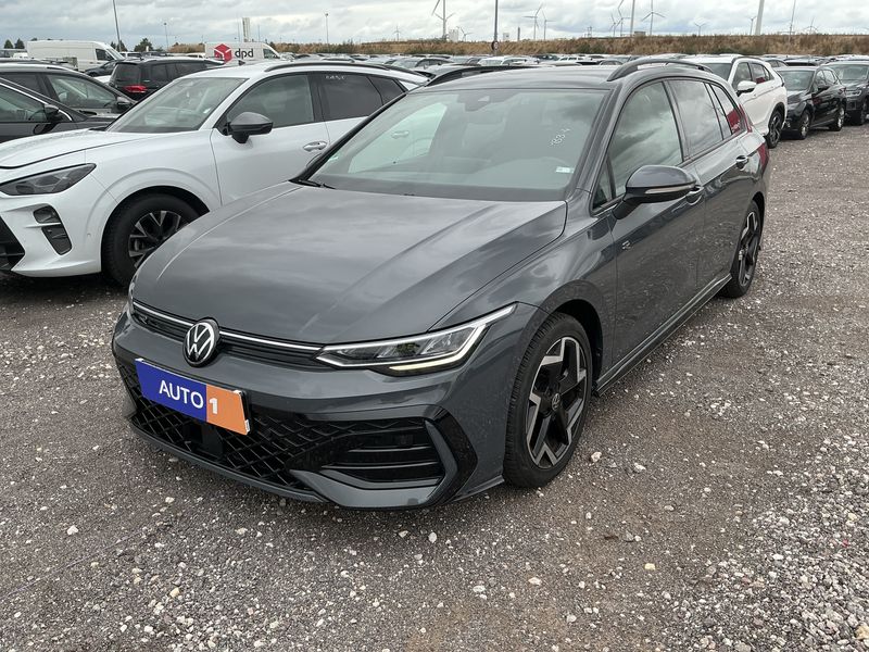 Volkswagen Golf VIII 1.5 TSI — 1/8