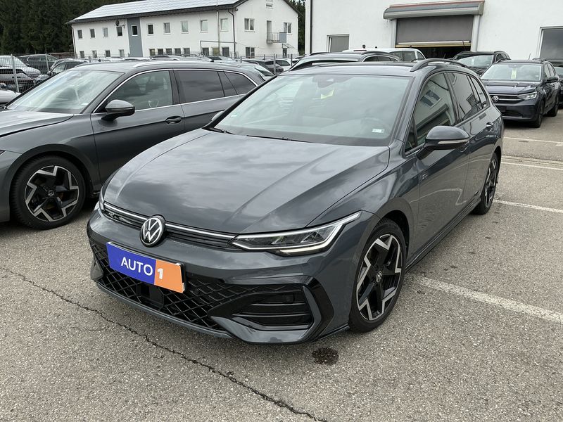 Volkswagen Golf VIII 1.5 TSI — 1/8