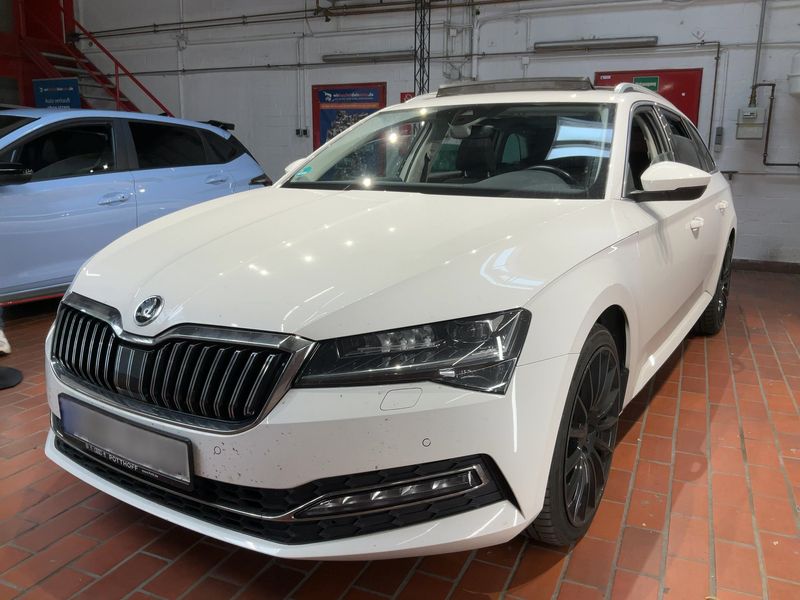 Skoda Superb 2.0 TDI — фото 1