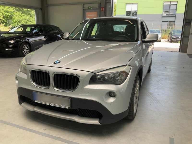BMW X1 xDrive 20d — фото 1