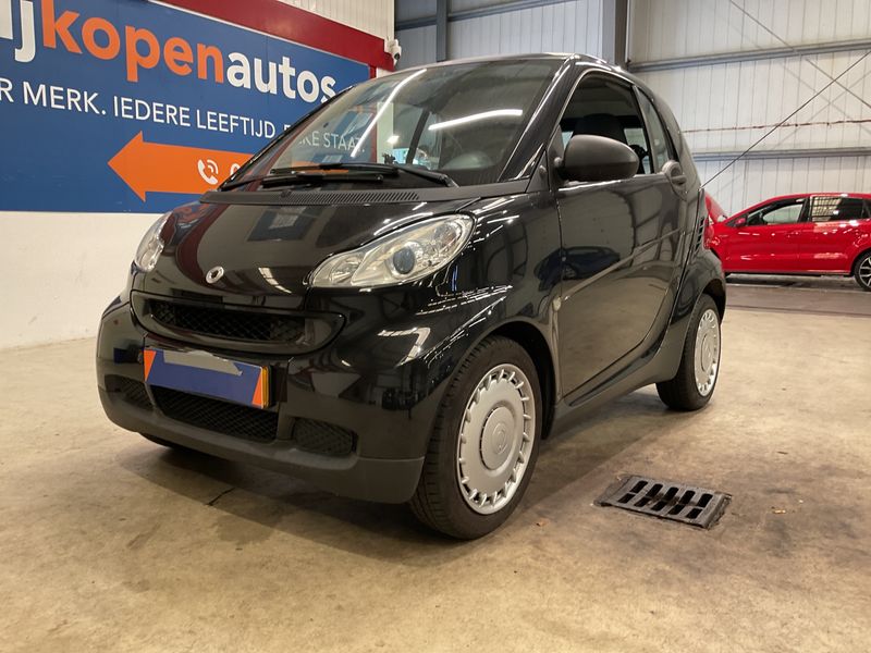 Smart fortwo 1.0 — фото 1