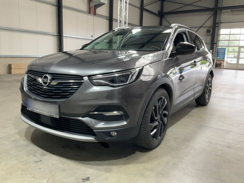 Opel Grandland X 2.0 CDTI — 1/8
