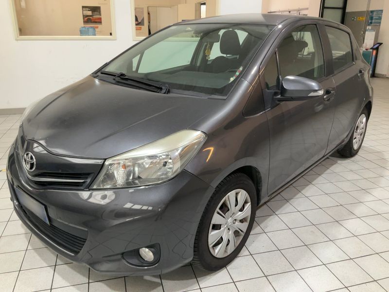 Toyota Yaris 1.0 VVT-i — 1/8