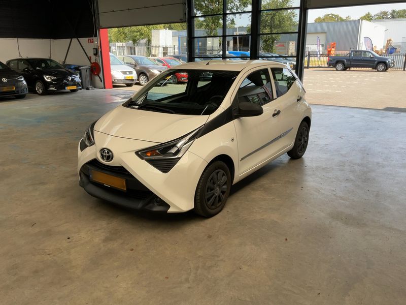 Toyota Aygo 1.0 — 1/8