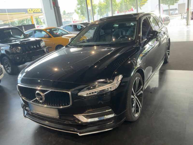 Volvo V90 2.0 T6 Plug-in Hybrid — 1/8
