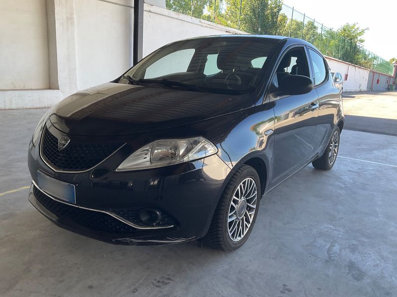 Lancia Ypsilon 1.2 — 1/8