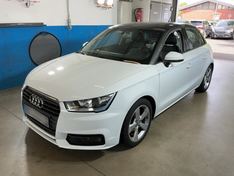 Audi A1 Sportback 1.0 TFSI — фото 1