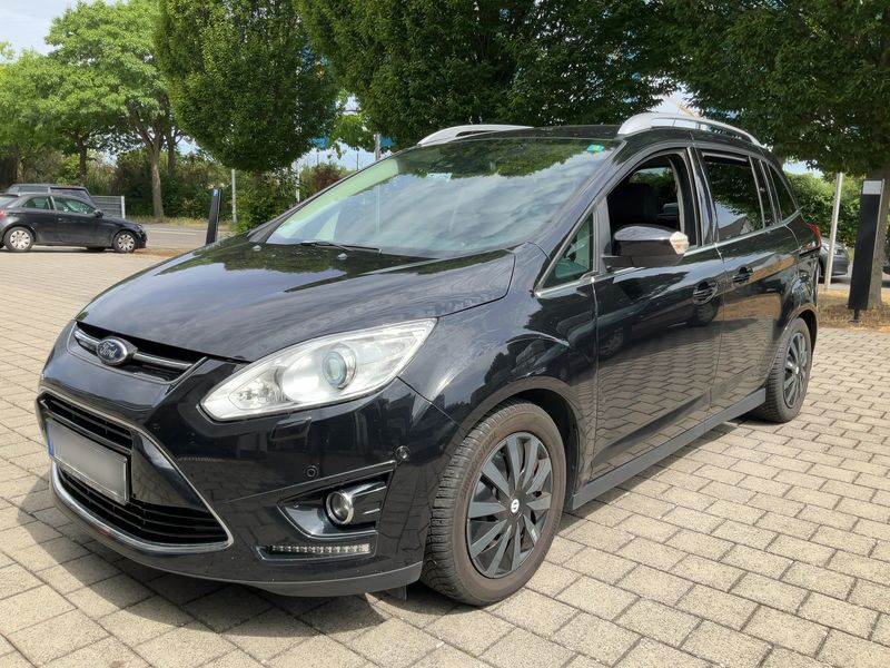 Ford Grand C-Max 2.0 TDCi — 1/8