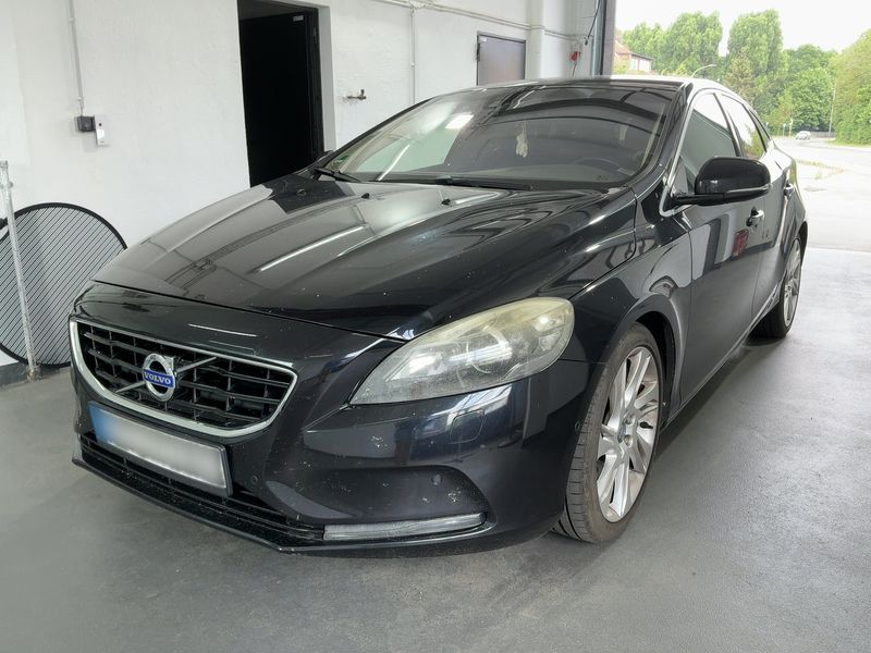 Volvo V40 1.6 T4 — 1/8