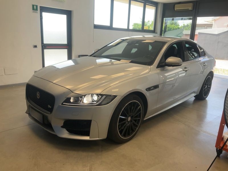 Jaguar XF 25d — фото 1