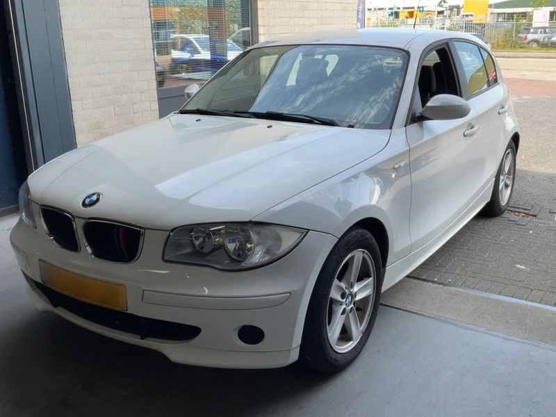 BMW 1er 120i — 1/8