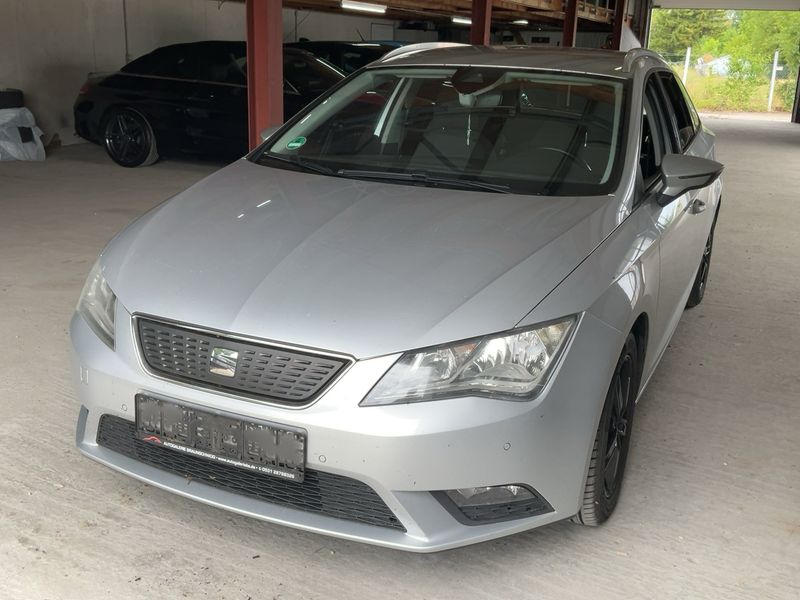 Seat Leon 1.6 TDI — фото 1