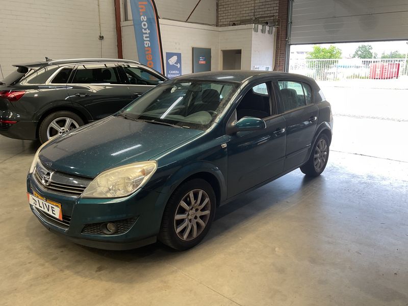 Opel Astra 1.6 — 1/8