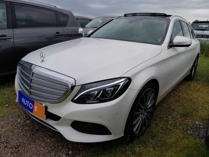 Mercedes-Benz C-Klasse C 400 — 1/8