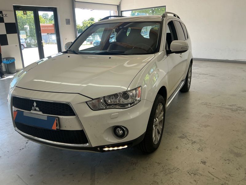 Mitsubishi Outlander 2.2 DI-D — 1/8