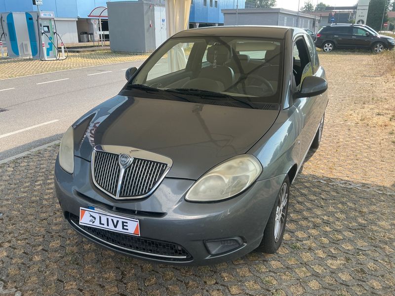 Lancia Ypsilon 1.2 — 1/8