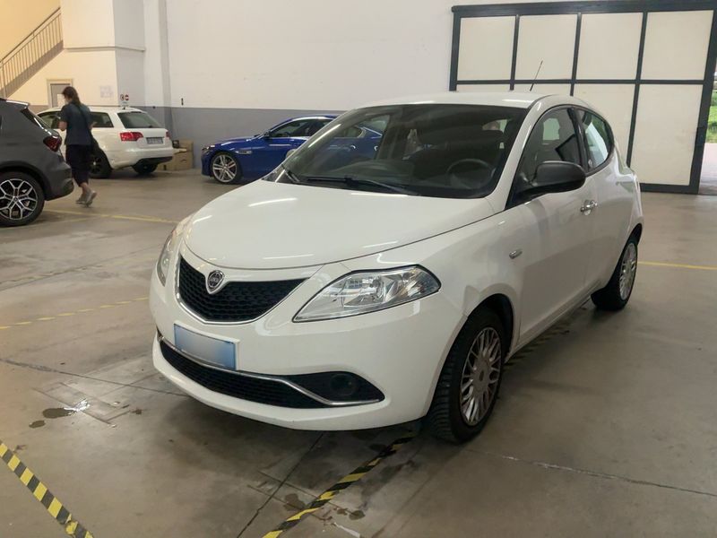 Lancia Ypsilon 1.2 GPL — 1/8