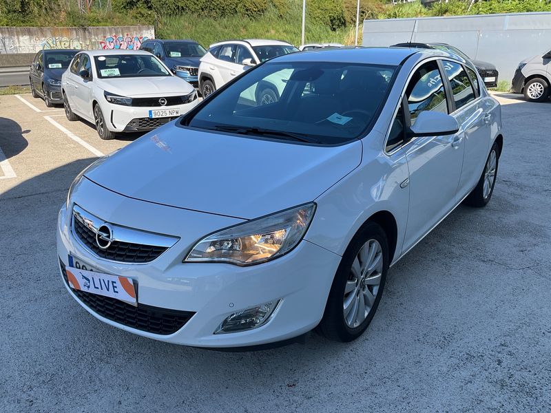 Opel Astra 2.0 CDTI — 1/8
