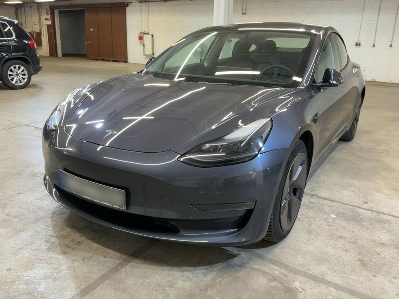 Tesla Model 3 Long Range Dual AWD — 1/8