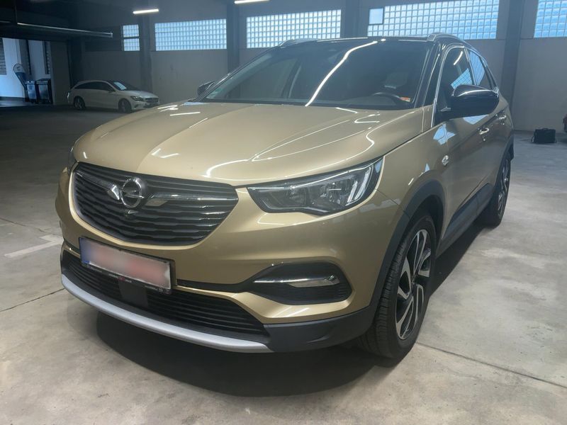 Opel Grandland X 1.2 Turbo — 1/8