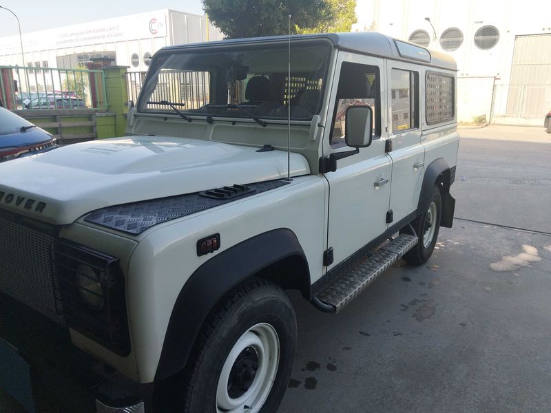 Land Rover Defender 2.4 Td4 — фото 1