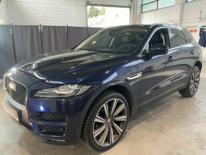 Jaguar F-Pace 30d — 1/8