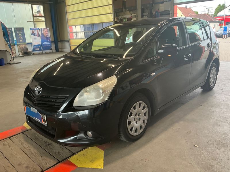Toyota Verso 2.0 D-4D — 1/8