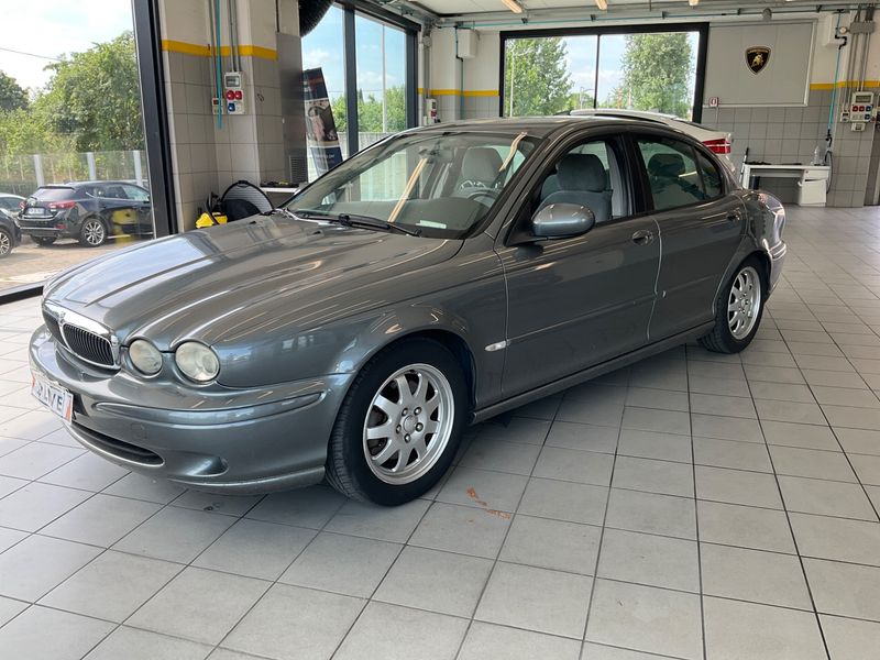 Jaguar X-TYPE 2.5 V6 — 1/8