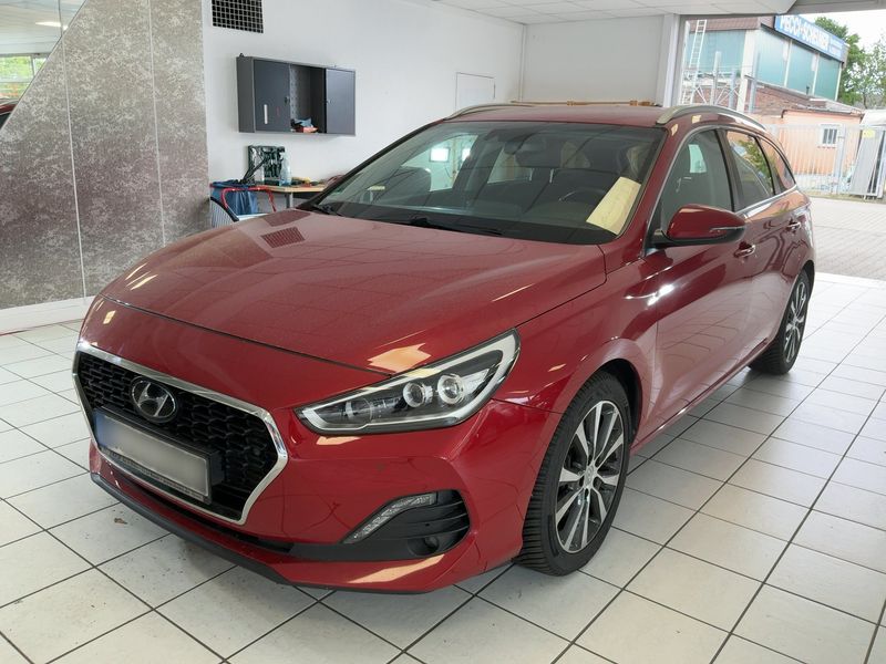Hyundai i30 1.6 CRDi — 1/8