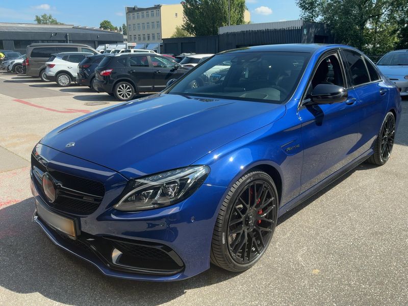 Mercedes-Benz C-Klasse C 63 AMG — 1/8