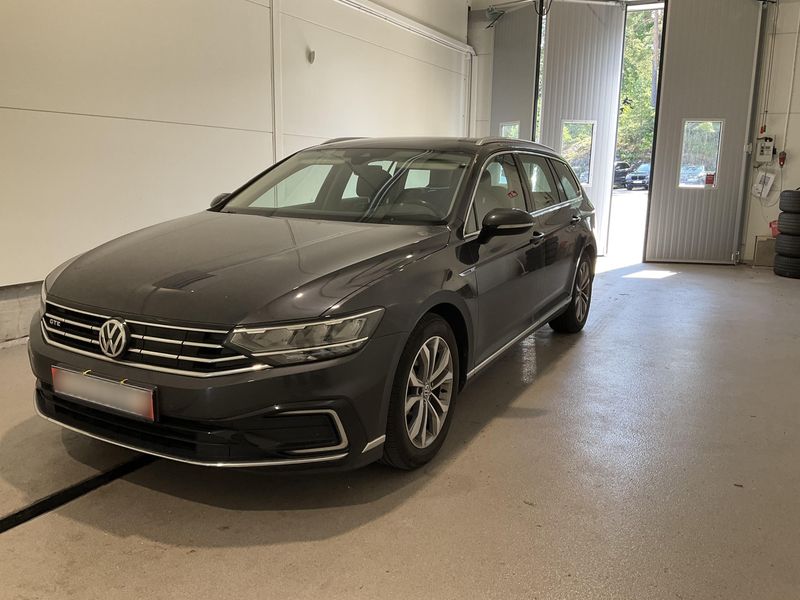 Volkswagen Passat 1.4 GTE — фото 1
