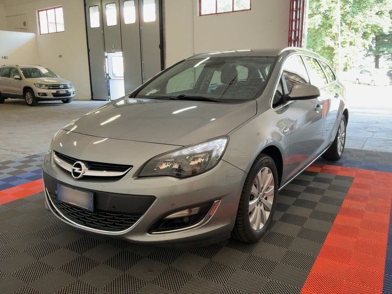 Opel Astra 1.6 CDTI — фото 1