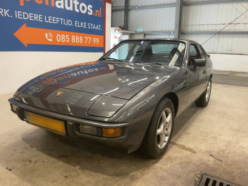 Porsche 924 Basis — 1/8