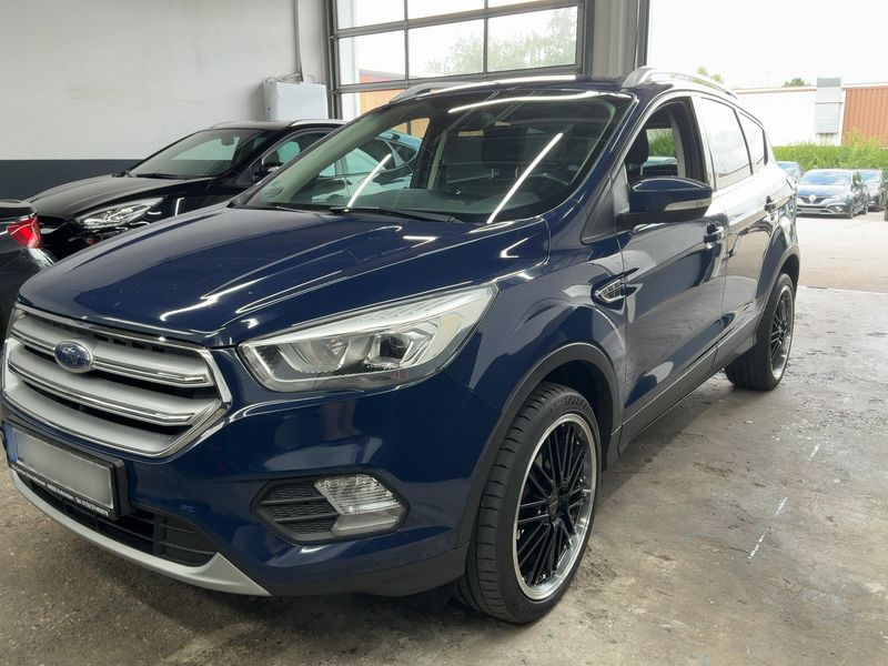 Ford Kuga 2.0 TDCi — 1/8