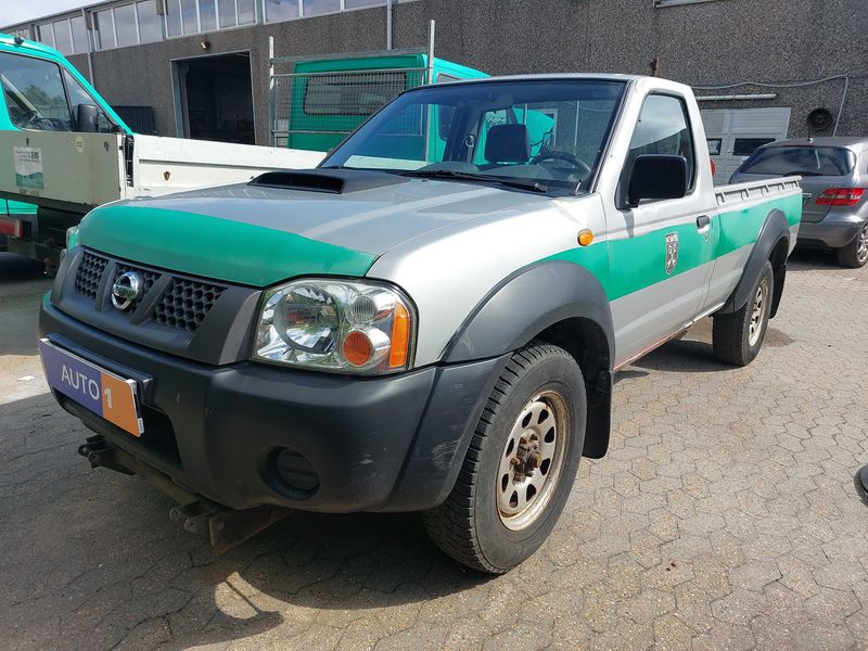 Nissan NP300 Pick-up 2.5 Turbodiesel — 1/8