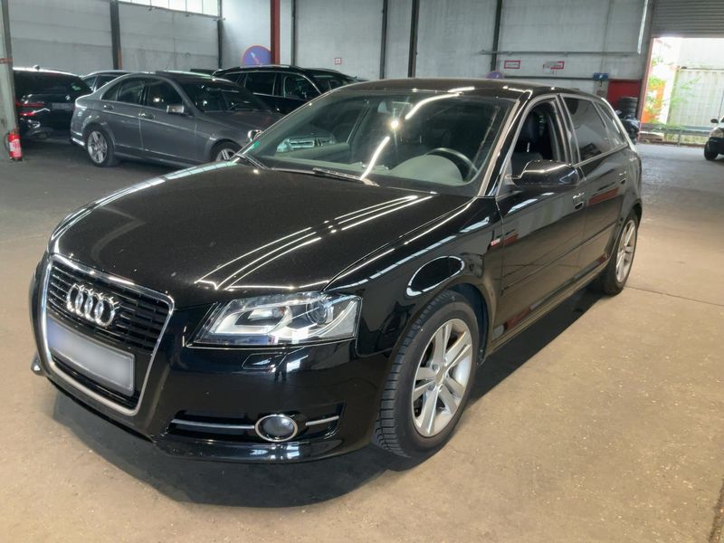 Audi A3 Sportback 1.8 TFSI — 1/8