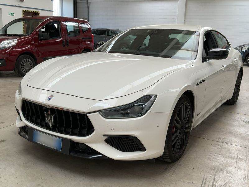 Maserati Ghibli 3.0 V6 TwinTurbo — 1/8