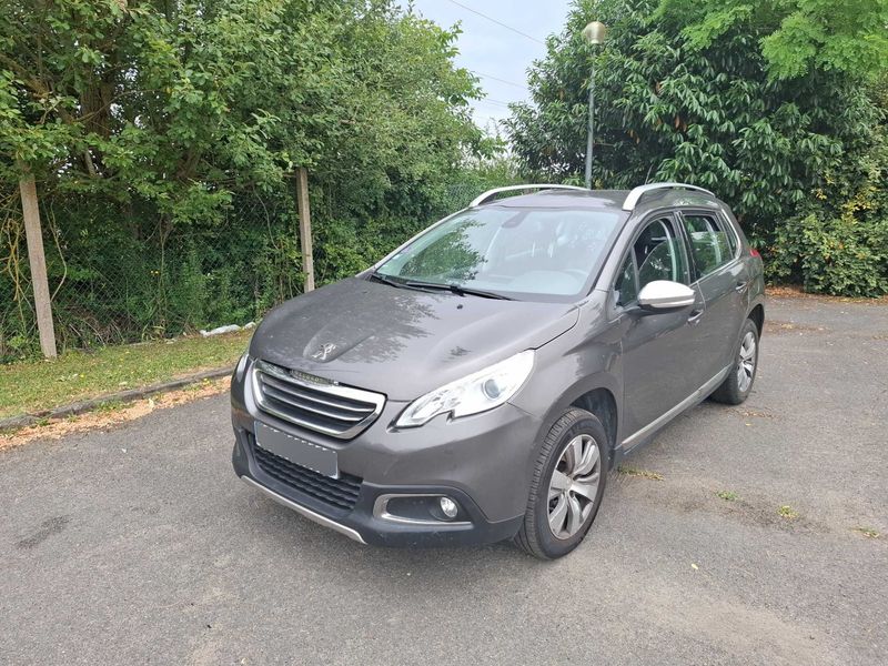 Peugeot 2008 1.2 PureTech — 1/8