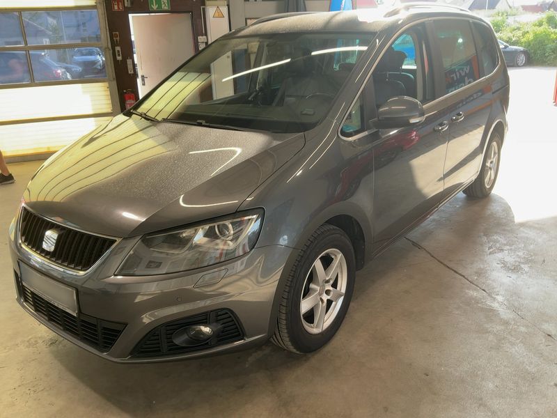 Seat Alhambra 2.0 TDI — 1/8
